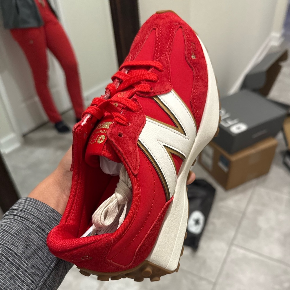 New Balance 327 Red White Retro Sneakers NWT - Picture 7 of 11